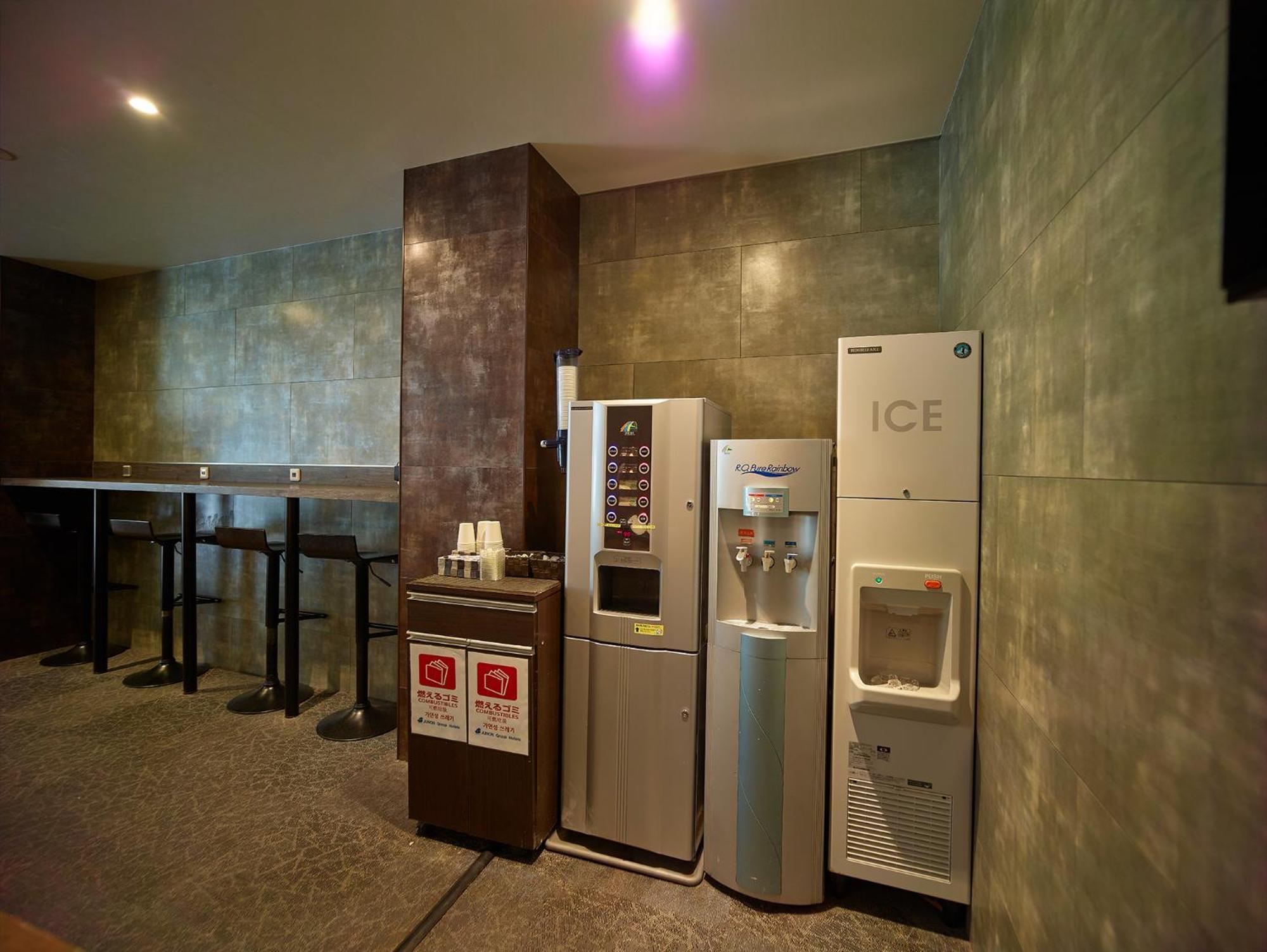 Hotel Sunplaza 2 Annex Осака Экстерьер фото